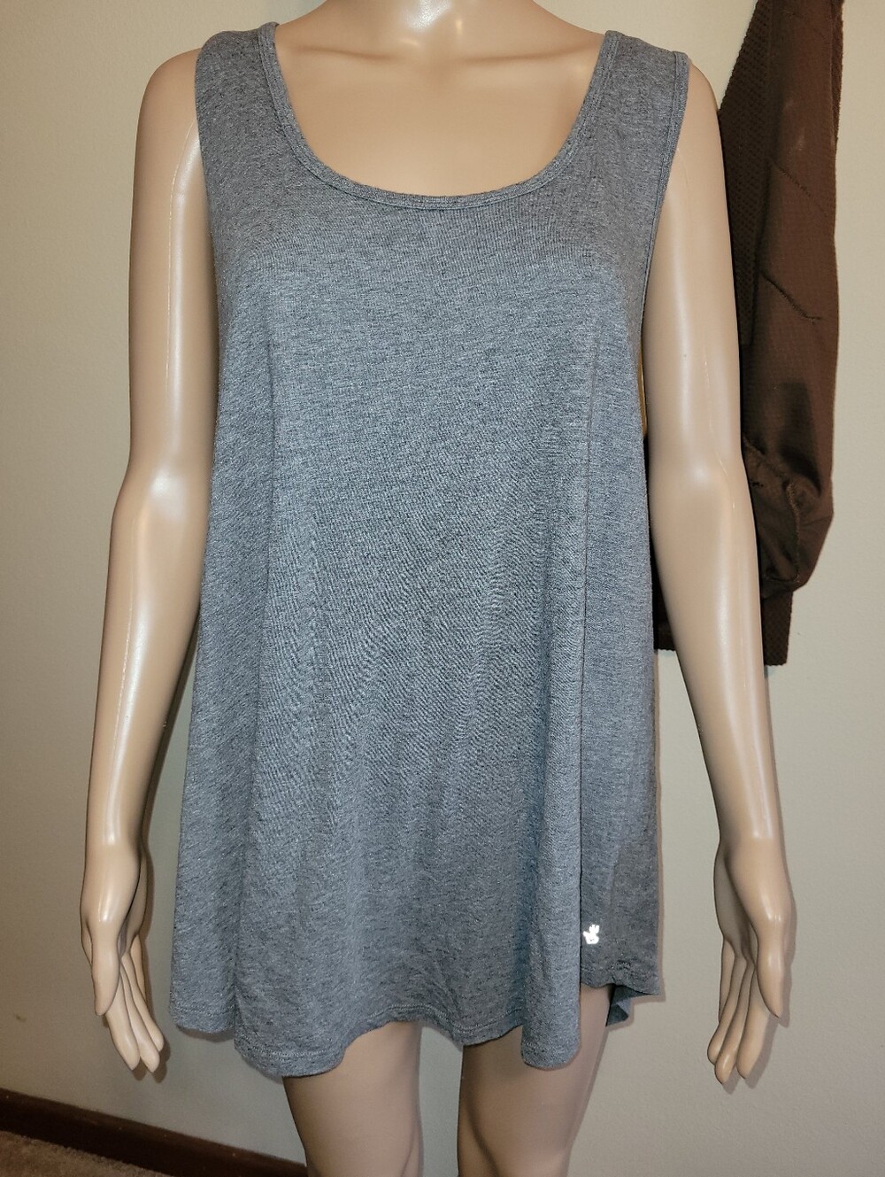 Women's Gray Sleeveless Scoop Neck Tank Top
